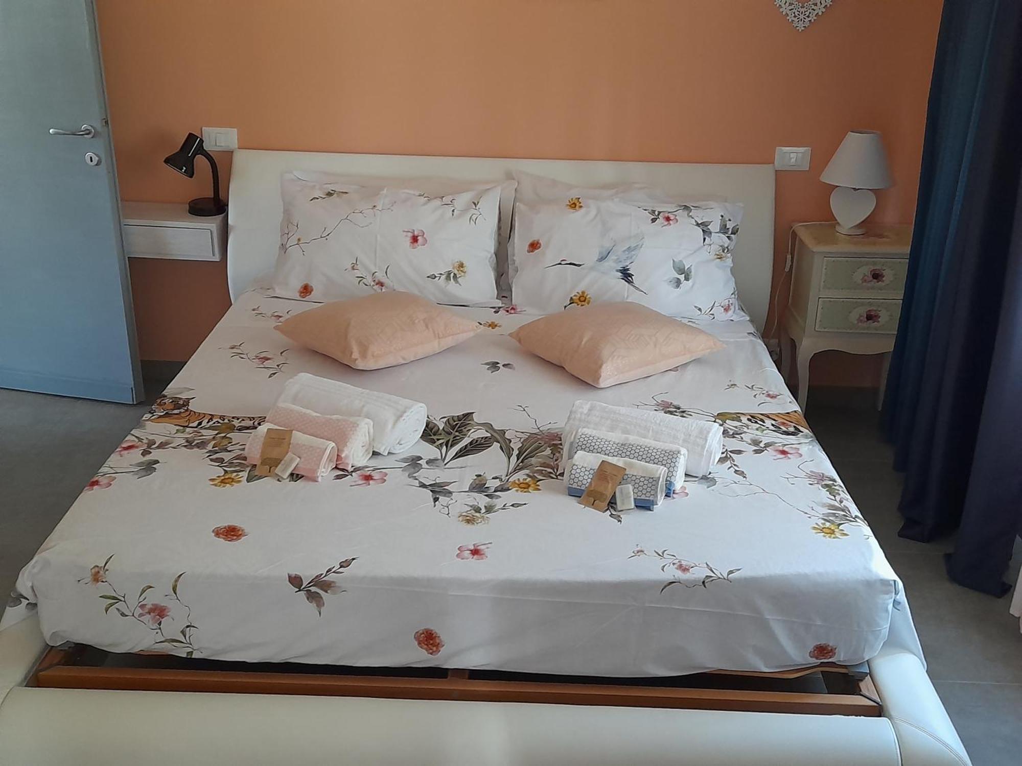 Villa La Magnolia - Private Beach Access, Garden, Views Lazise Chambre photo