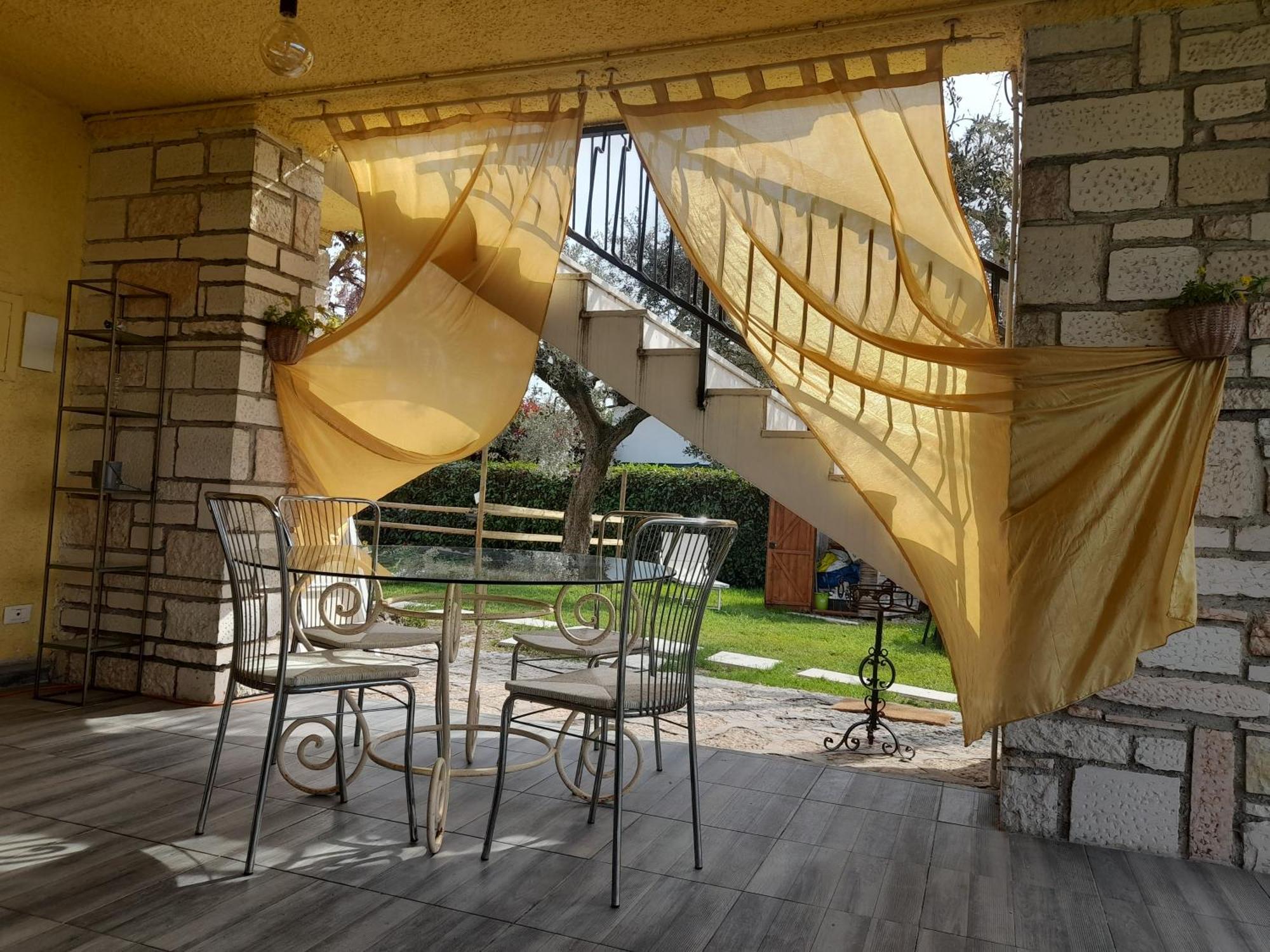 Villa La Magnolia - Private Beach Access, Garden, Views Lazise Chambre photo