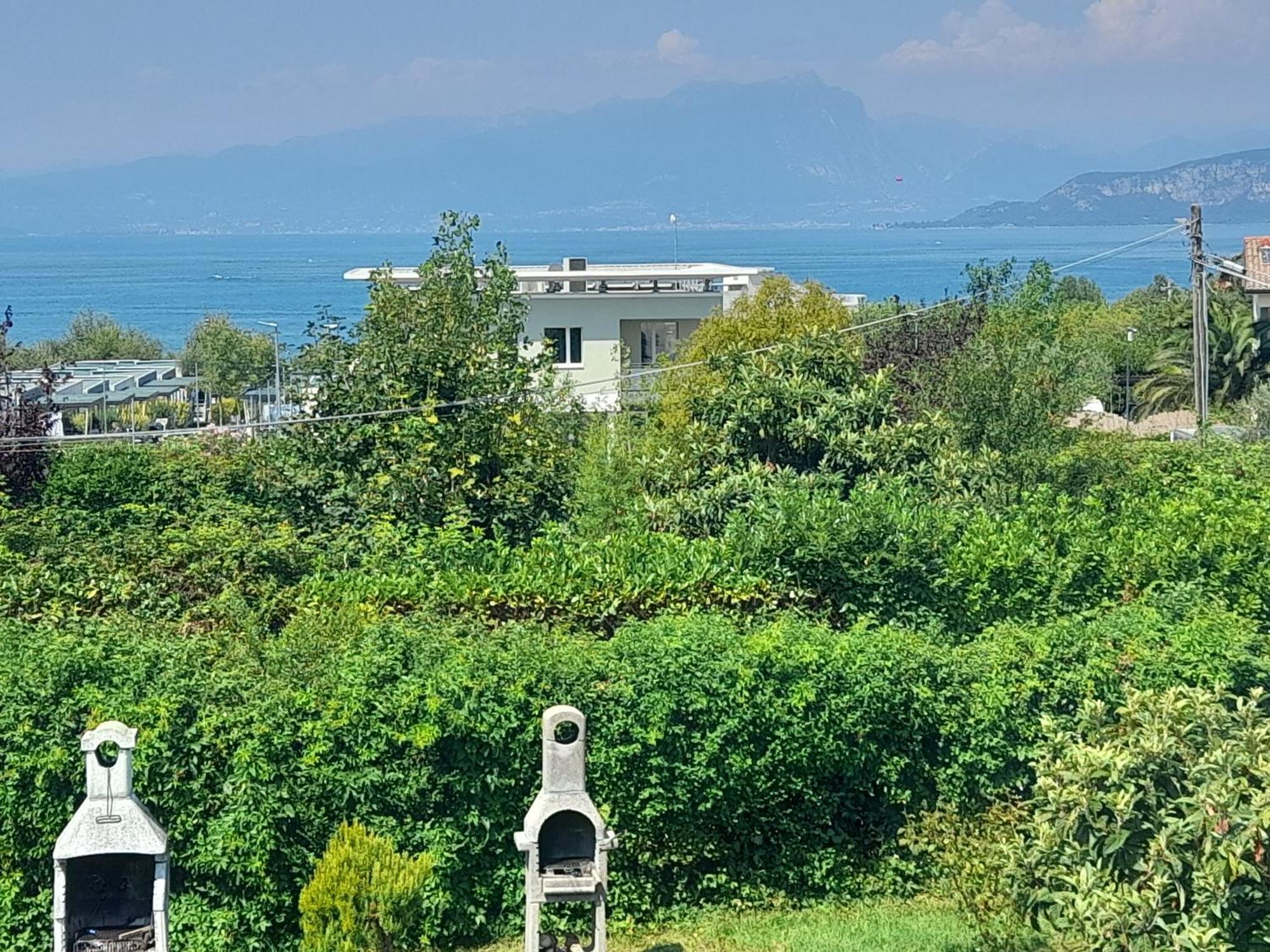 Villa La Magnolia - Private Beach Access, Garden, Views Lazise Chambre photo